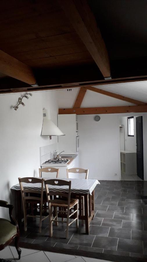 Entre Vignes Et Loire Apartment Blaison-Saint-Sulpice Bagian luar foto