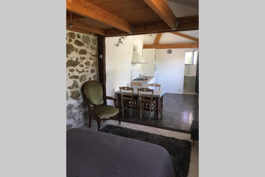 Entre Vignes Et Loire Apartment Blaison-Saint-Sulpice Bagian luar foto